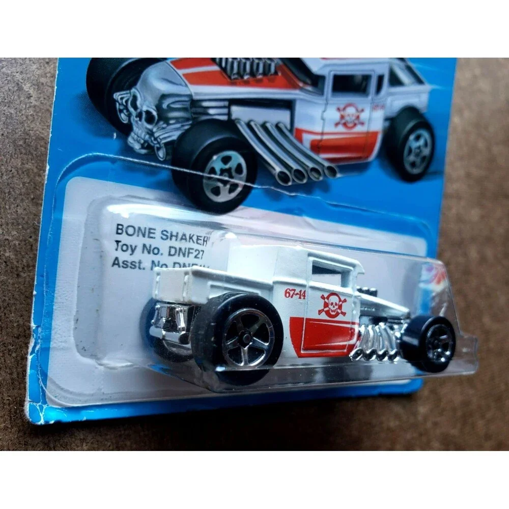 2016 Hot Wheels BONE SHAKER Matte White RETRO STYLE SERIES Toy #DNF27 1:64 5-SP